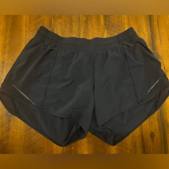Lululemon • Hotty Hot Shorts - Picture 2 of 4